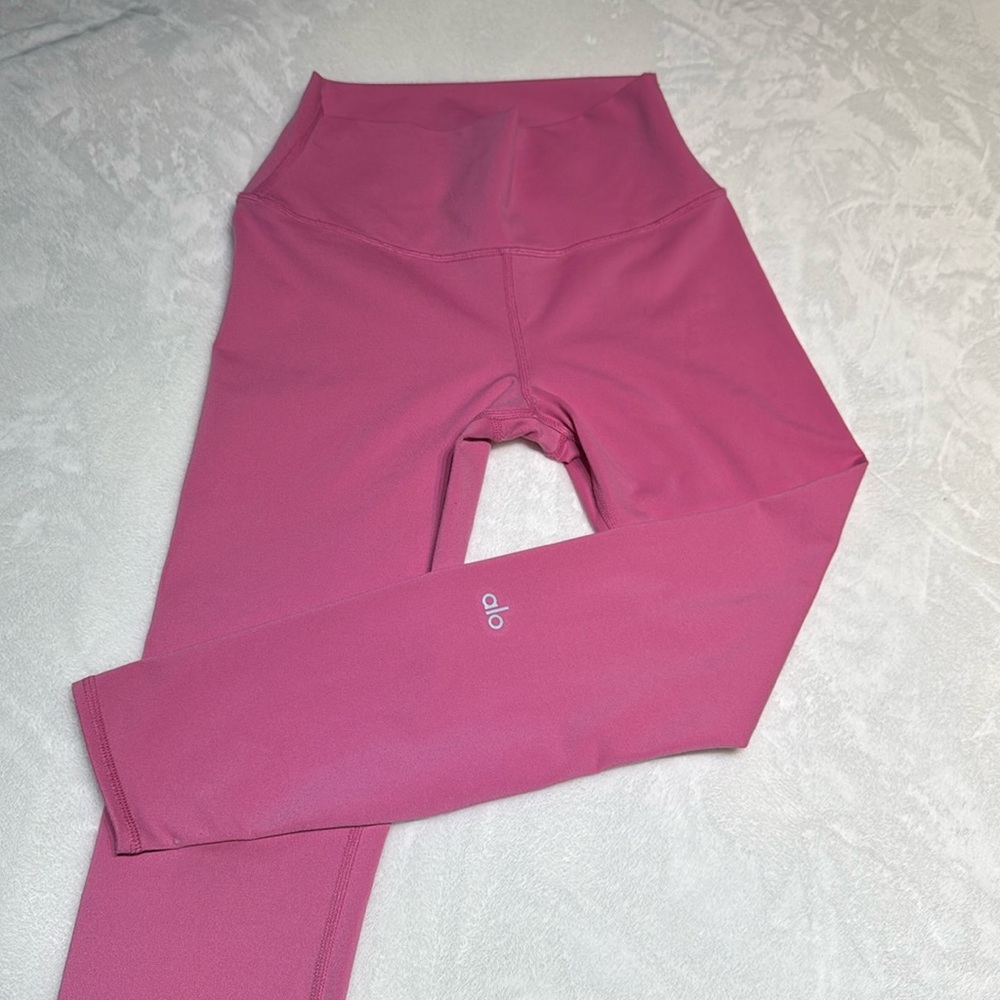 ALO YOGA HIGH WAIST LEGGINGS
EXCELLENT CONDITION SM PINK